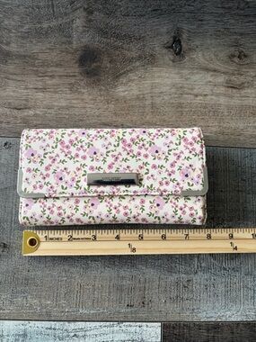 Nine West Floral Envelope Wallet Snap Clutch Pink Flower Print